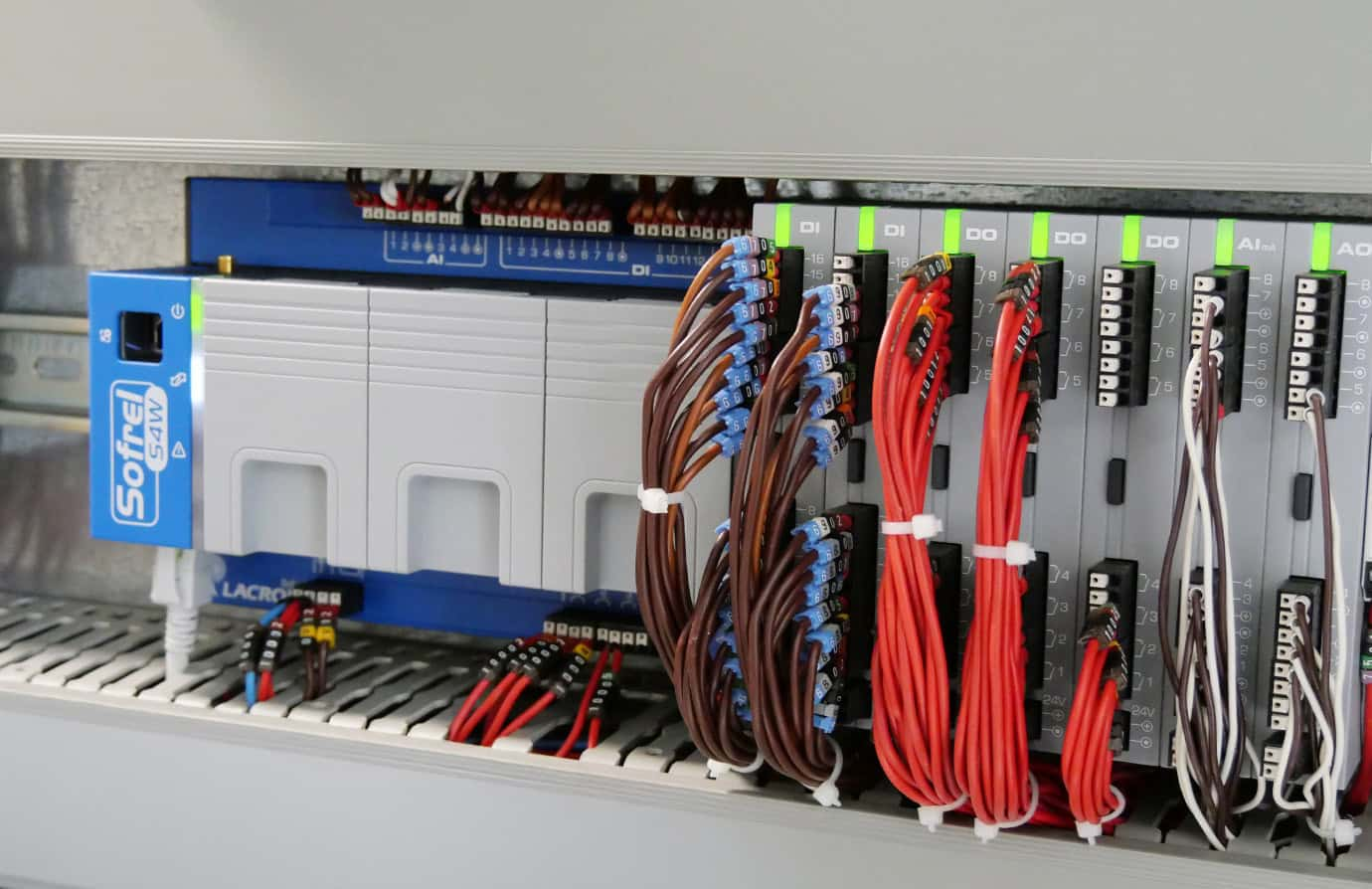 Armoire équipée d’un système de télégestion SOFREL S4W